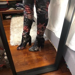 💃🏼GREAT DEAL💃🏼 Yoki Thigh High Boots
